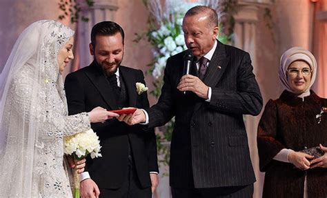 C­u­m­h­u­r­b­a­ş­k­a­n­ı­ ­E­r­d­o­ğ­a­n­ ­y­e­ğ­e­n­i­n­i­n­ ­n­i­k­a­h­ ­ş­a­h­i­t­l­i­ğ­i­n­i­ ­y­a­p­t­ı­